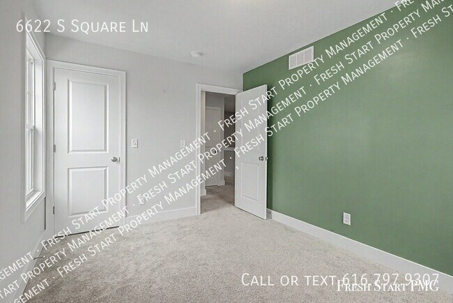 Building Photo - 6622 S Square Ln