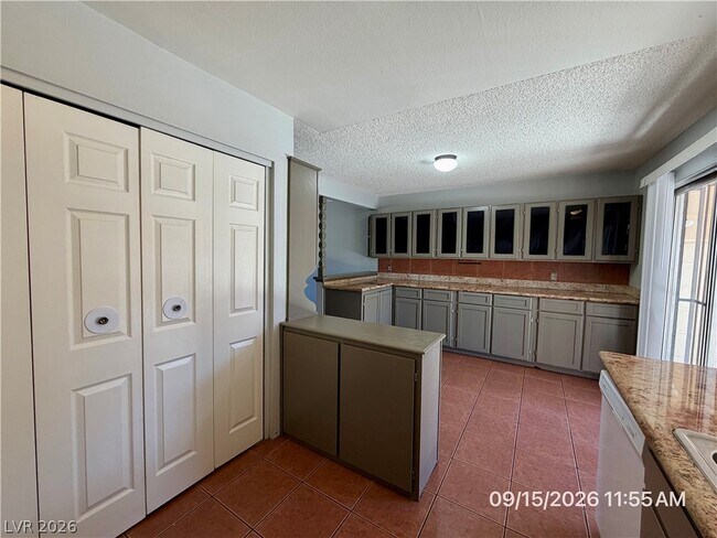 Building Photo - 6132 Meadowgrass Ln