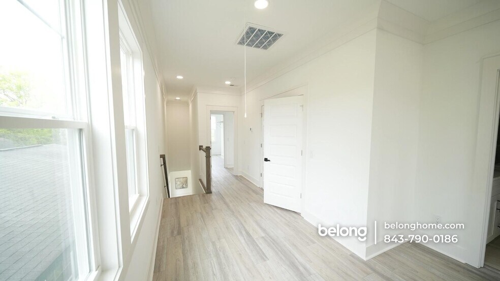 Building Photo - 2047 Forest Ave