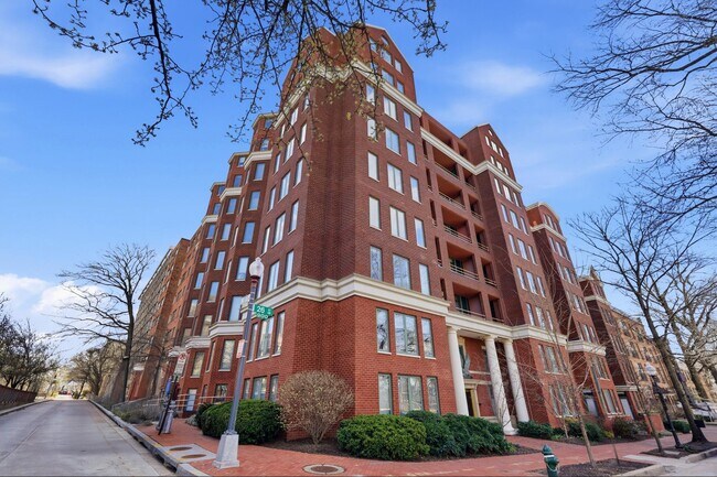 Building Photo - 955 26th St NW