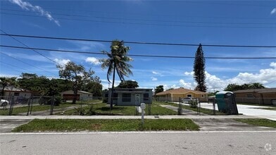 Building Photo - 2432 NW 20th St