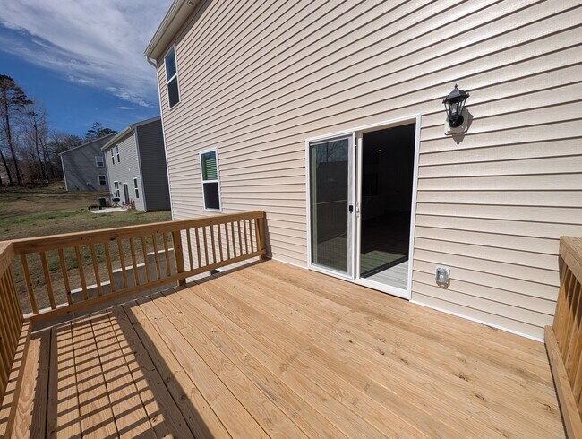 Building Photo - Beautiful New Build Home located in the Cardinal Creek Community!