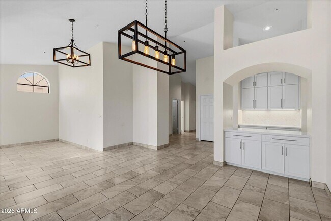 Building Photo - 9532 E Corrine Dr