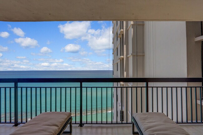 Building Photo - 5380 N Ocean Dr