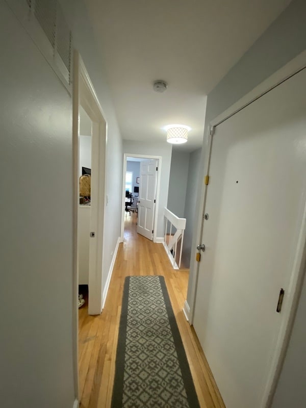 Building Photo - 347 W Dickens Ave
