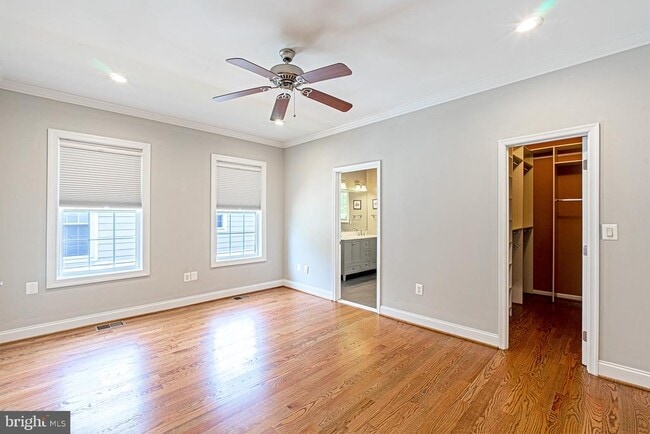 Building Photo - 10 E Reed Ave