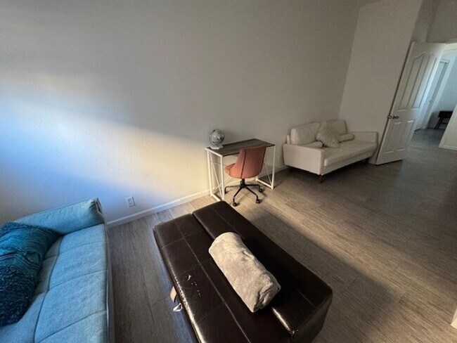 Building Photo - Pool Home with 3Bedrooms +Bonus Room Bullhead Parkway-Desert Foothills Estates- Can Be "Furnished...