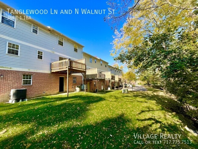 Building Photo - Spacious 3-BR Townhome in Dallastown Schoo...