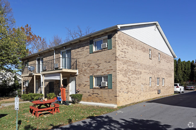 Primary Photo - Arbor Village Apartments