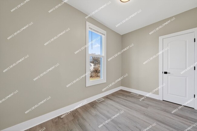 Building Photo - Completely Renovated 4-Bedroom Home in Warren!