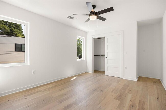 Building Photo - 4014 Clawson Rd
