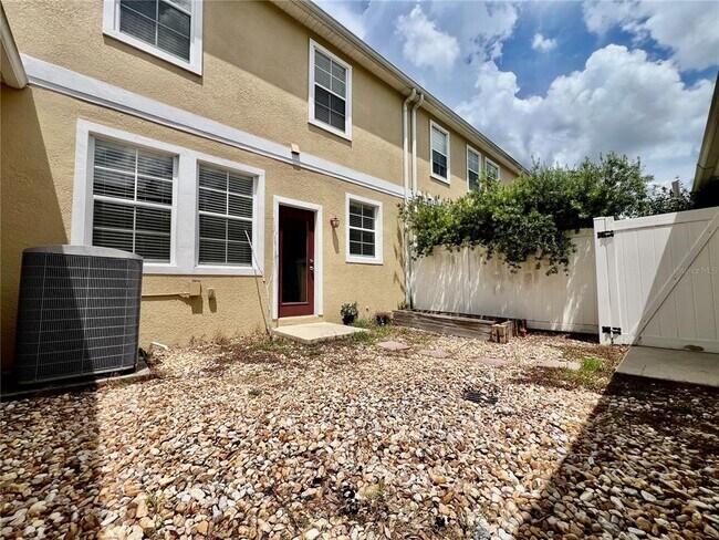 Building Photo - 7114 Five Oaks Dr