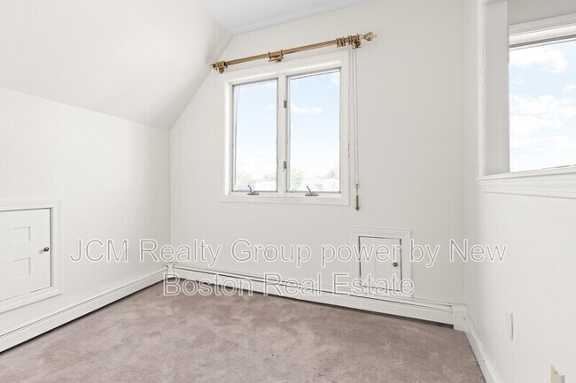 Building Photo - 18 Bailey St