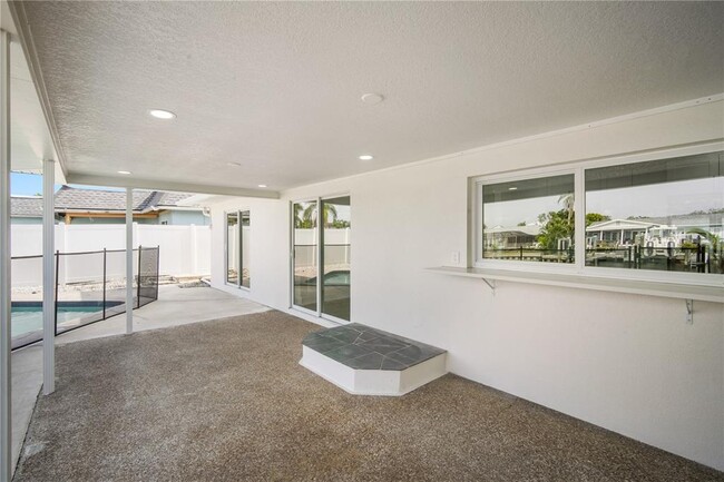 Building Photo - 3916 Doral Dr