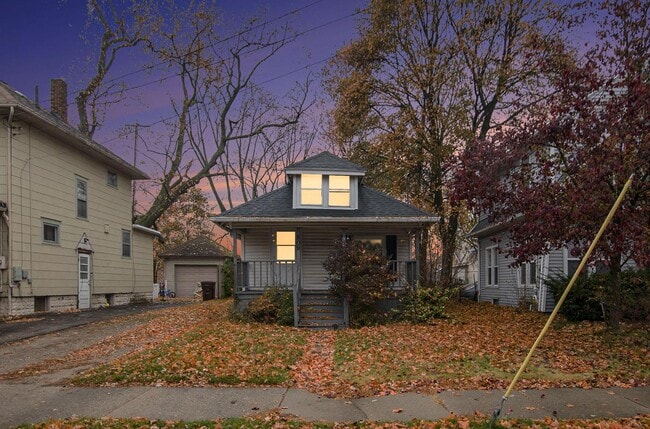 Primary Photo - 809 Westmoreland Ave