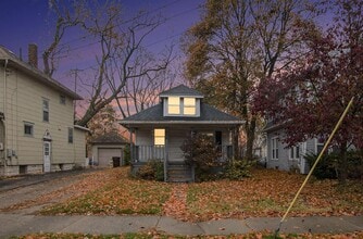 Building Photo - 809 Westmoreland Ave