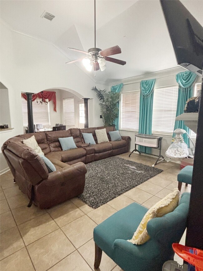 Building Photo - 9614 Pine Bank Ct