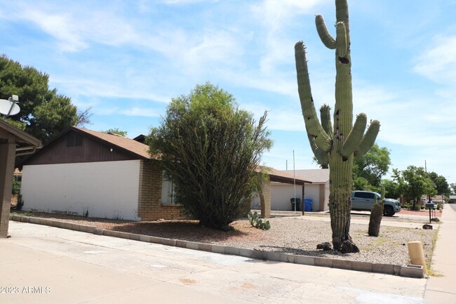 Building Photo - 3544 W Charleston Ave