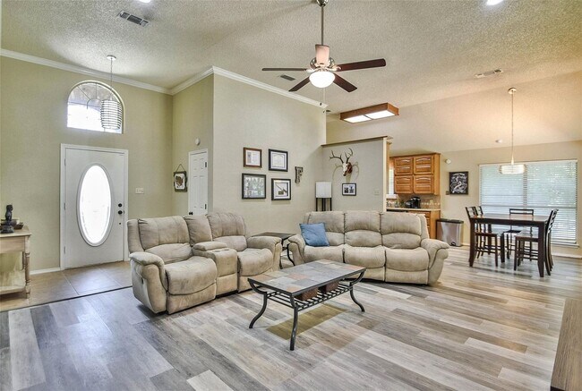 Building Photo - Beautiful Home on Mature Tree'd Lot  in We...