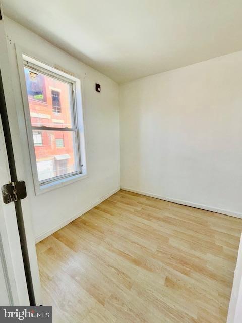 Primary Photo - 240 W Glenwood Ave