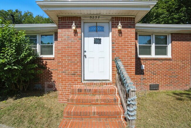 Building Photo - 3237 Verdun Ave