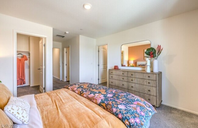 Building Photo - 10923 Heatherford Ave