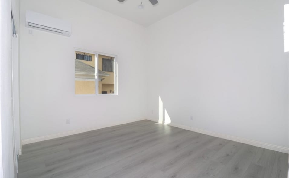 Building Photo - 2931 Manitou Ave