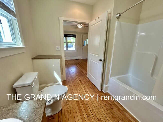 Building Photo - 1518 Wautauga St SW