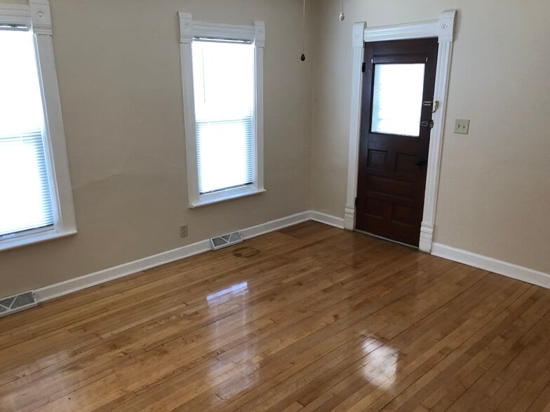 Hardwood Floors - 24 W 12th Ave