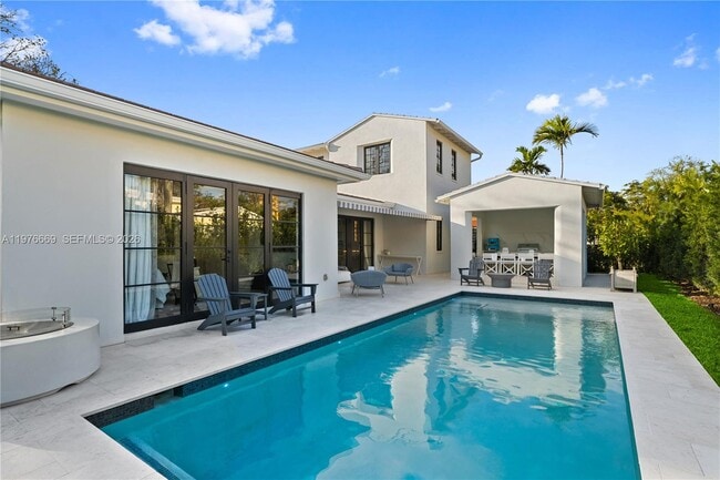 Building Photo - 2015 Country Club Prado