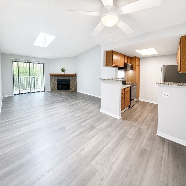 Building Photo - 908 S Walden Way