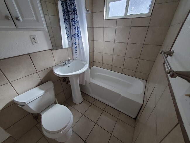 Building Photo - 2309 Grand Ave