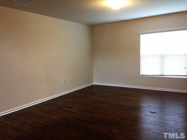 Building Photo - 1023 Saffron Loop