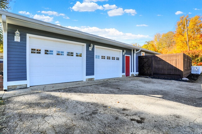 Building Photo - 301 W Pierce St