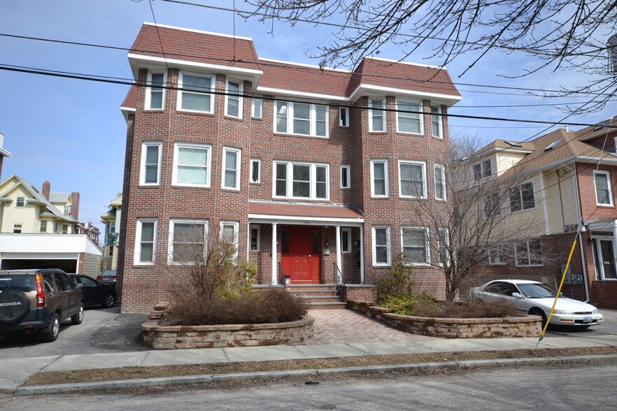 Primary Photo - 132 Elton St