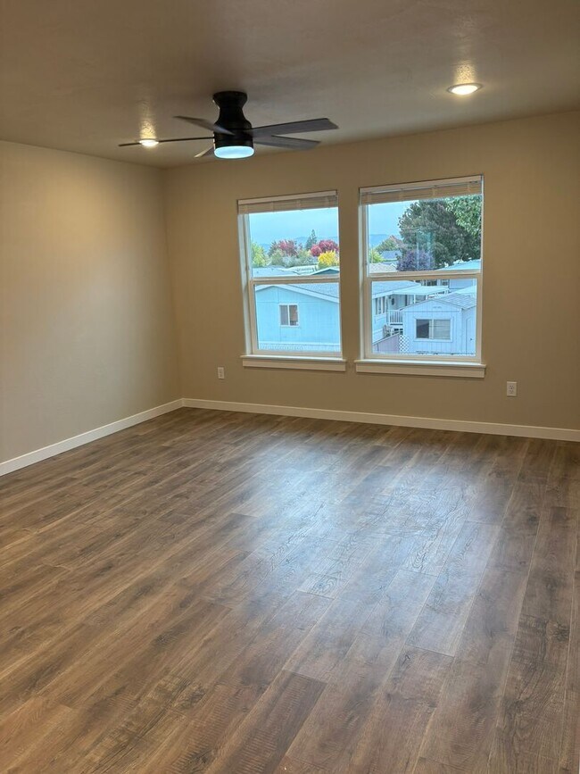 Building Photo - 7861 Houston Lp