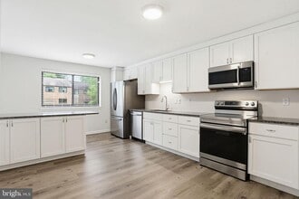 Building Photo - 8957 Skyrock Ct