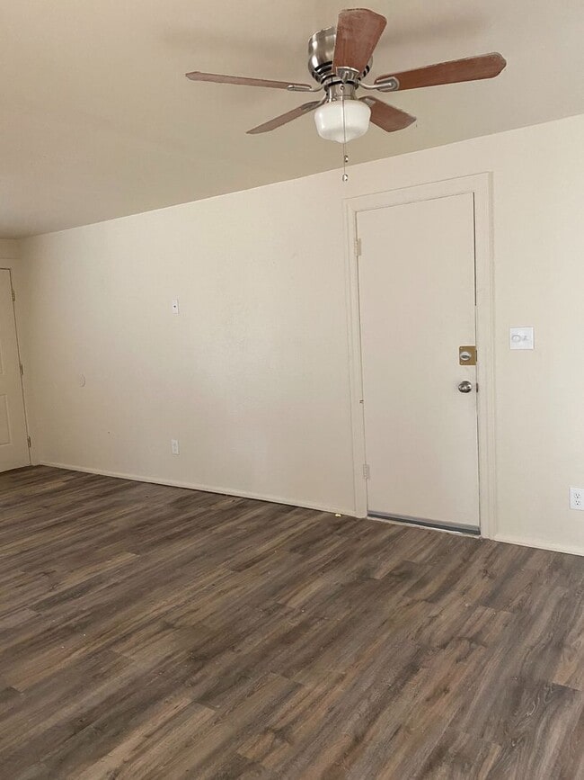 Building Photo - Updated 3 Bedroom 1 Bath home in Tacoma