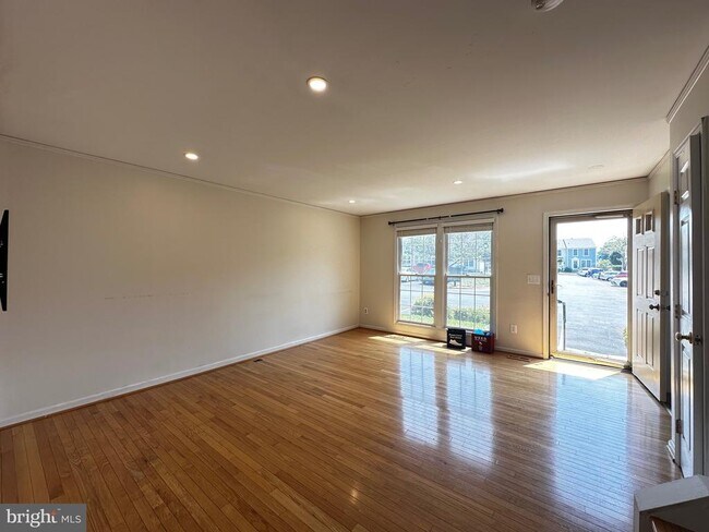 Building Photo - 9799 Mock Orange Ct