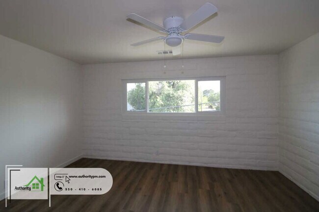 Building Photo - 1105 Olive Ave