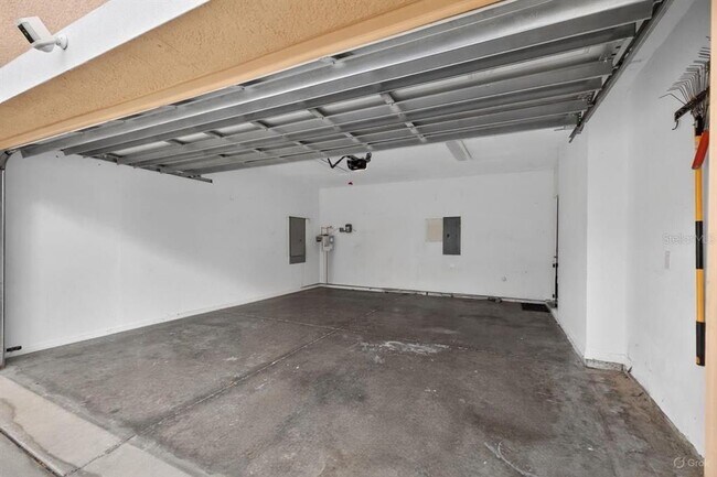 Building Photo - 4362 Tyler Cir N