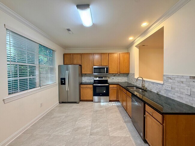 Building Photo - Beautiful Updated Townhouse located in Iredell County! 2BR/2.5BA Garage