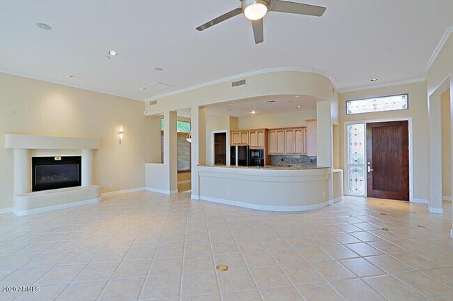 Building Photo - 9311 E Cavalry Dr
