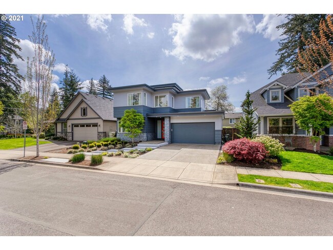 Building Photo - INCREDIBLE Contemporary 4 Bd 3.5 Bath home...