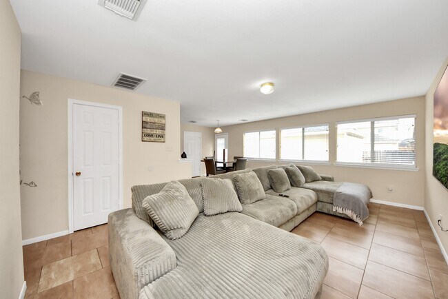 Building Photo - 20626 Sycamore Crest Ln