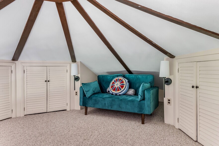 Building Photo - 325 Poplar Hill Ln