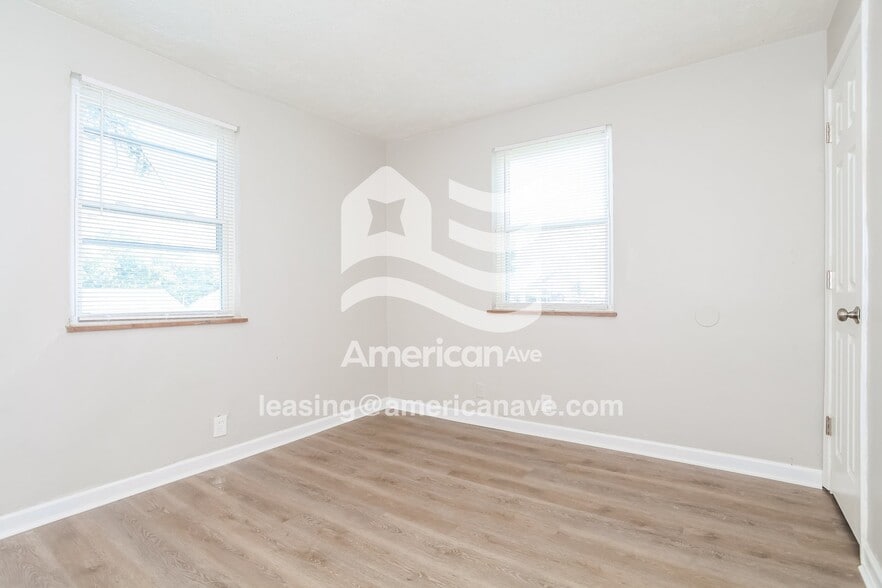 Building Photo - 1726 Gellenbeck St