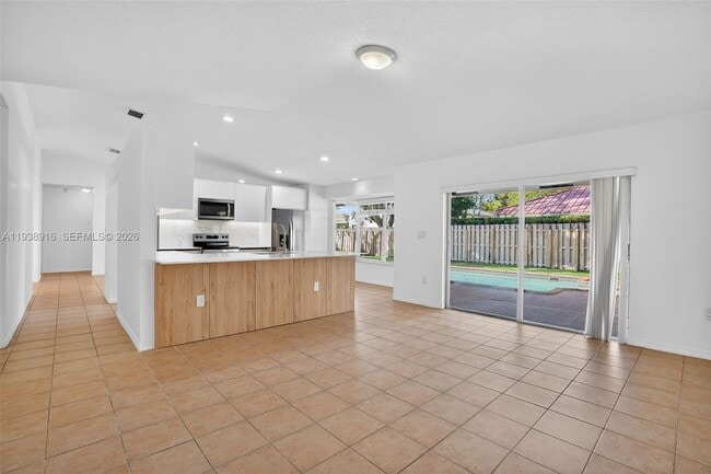 Building Photo - 14300 SW 152nd Pl