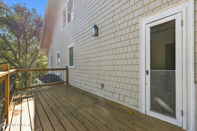 Building Photo - 2979 St Johns Ave