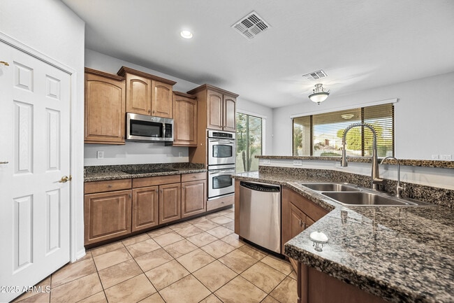 Building Photo - 9707 S 45th Ave